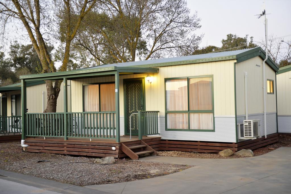 Riverside Cabin Park Shepparton Exterior photo